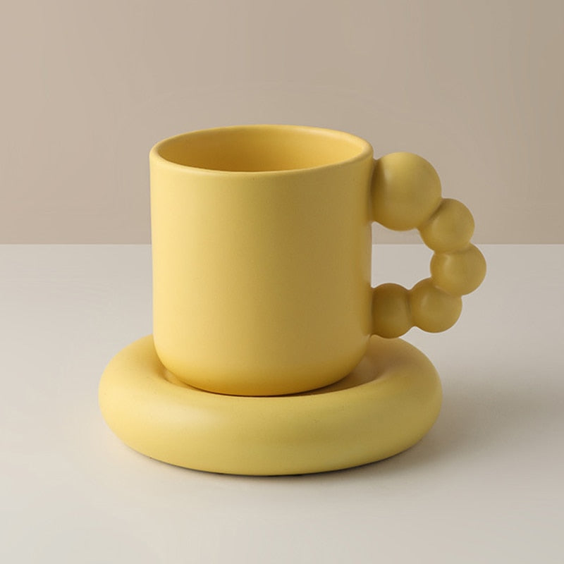 Taza moderna con diseño creativo